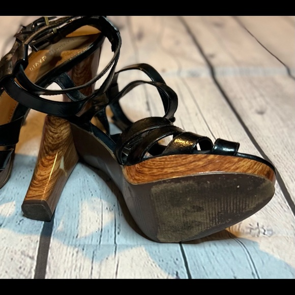 Kristin Davis ankle wrap strappy leather sandal - Picture 3 of 6